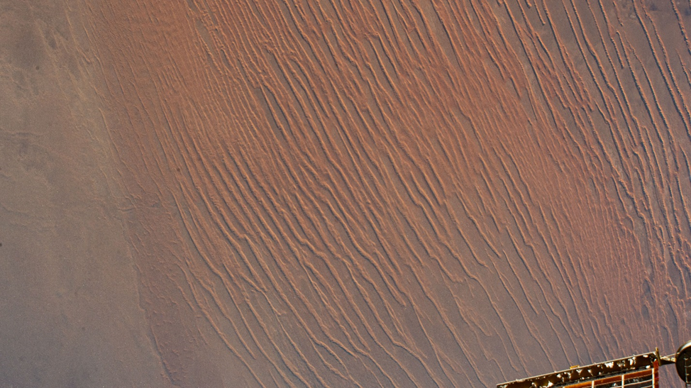 Песчаные дюны пустыни Сахара в Алжире с борта МКС. Фото: nasa.blog.com