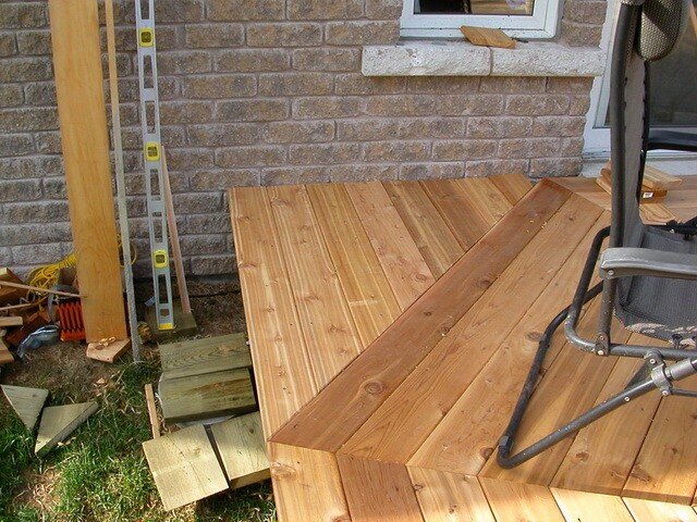 строящийся деревянный дом. стройка домов. варианты домов для строительства. строительствами домами подробно. строительствами домами подробно.