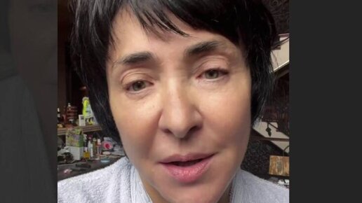 Не говори что делал а говори что сделал. Женщина сказала женщина сделала. Вы понимаете о чем говорят все эти люди я нет. Говорить надпись. Надпись не.