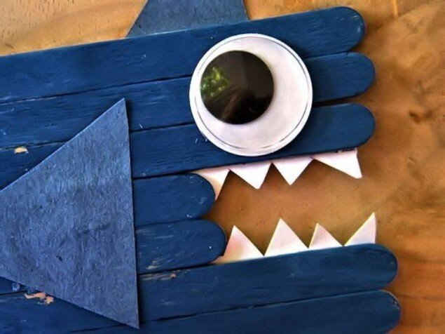    Из палочек для мороженого   
Источник: «Our kid things»