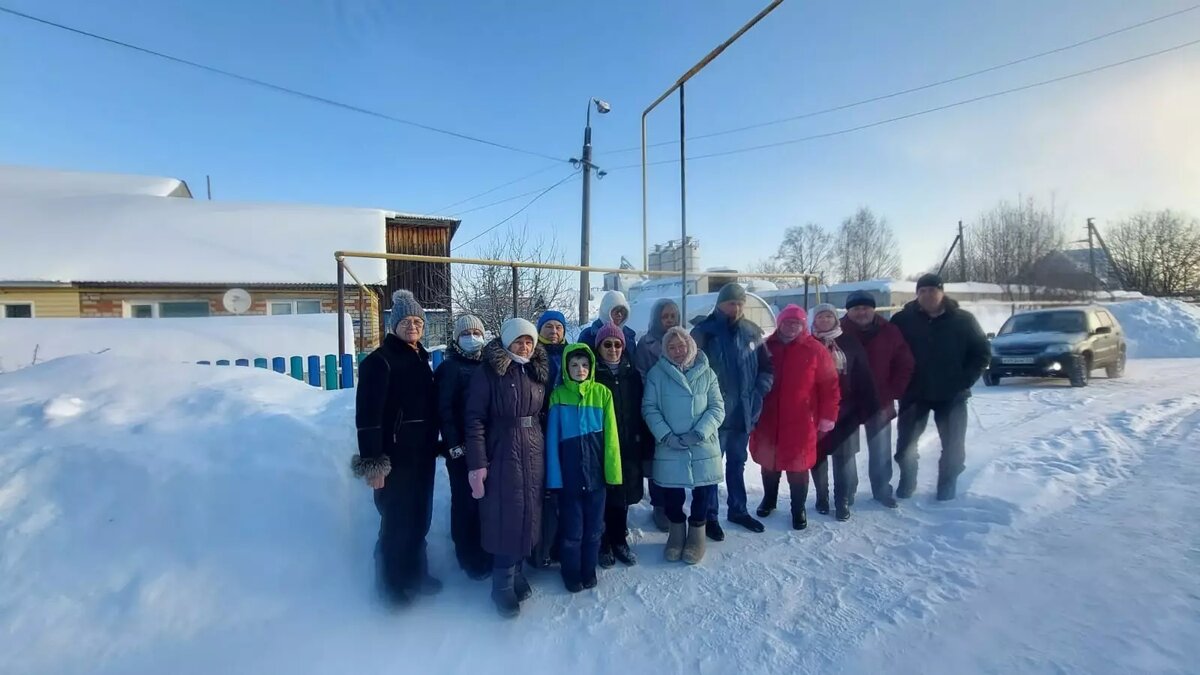 В 10 метрах от забора! Жители деревни в Прикамье борются против опасного  производства | Properm.ru | Дзен