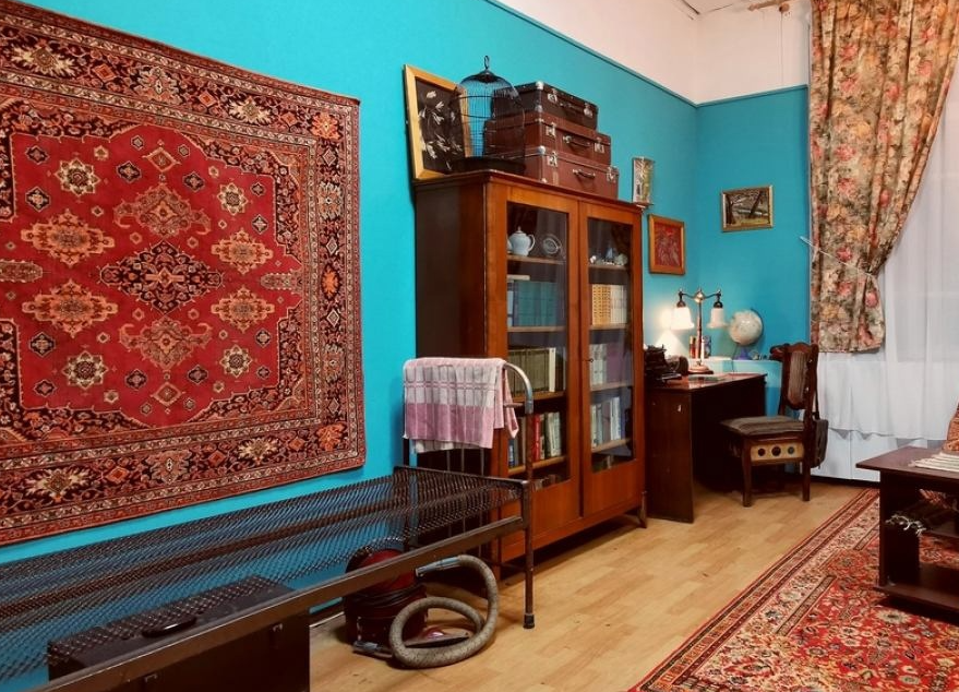 ширина комнаты прямоугольной формы 5м а длина