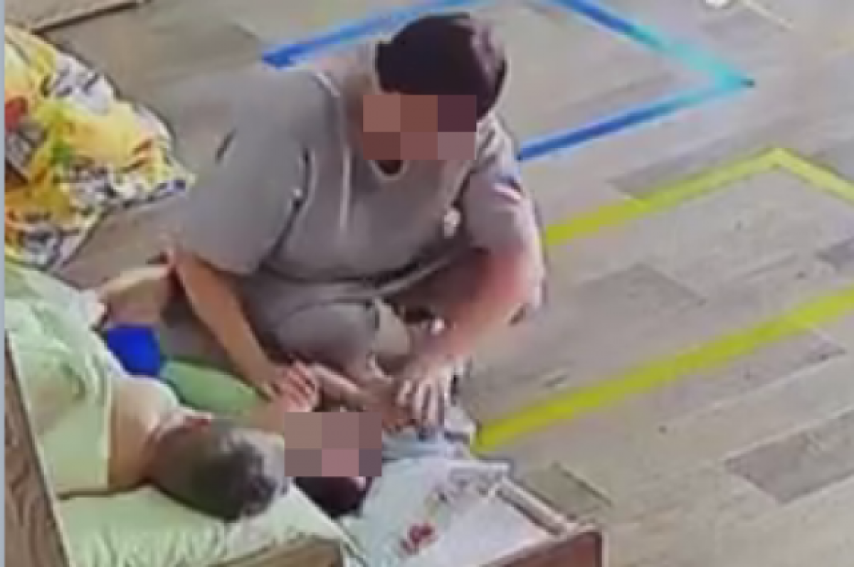    Следствие намерено добиваться заключения воспитательницы в СИЗО.