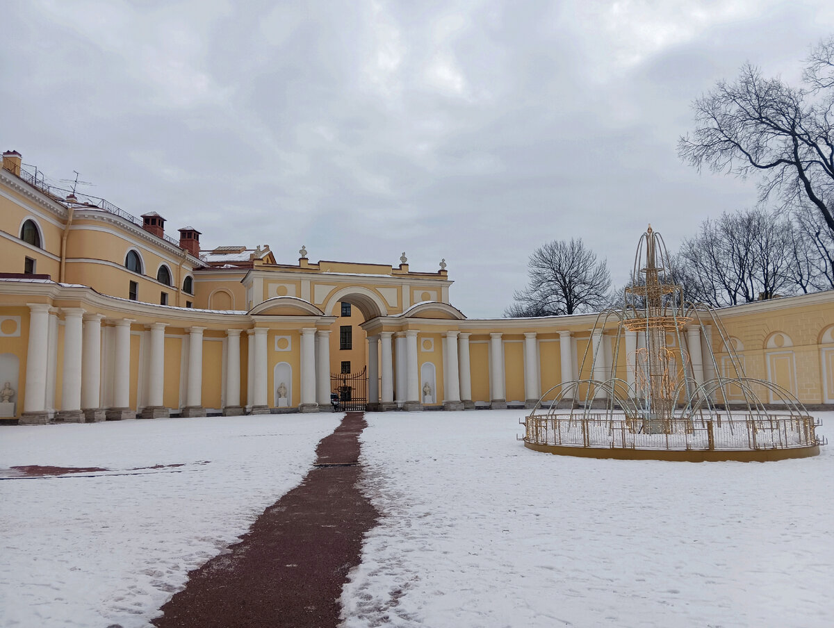 Все фото в статье авторские! Юсуповский Дворец со стороны улицы Декабристов.