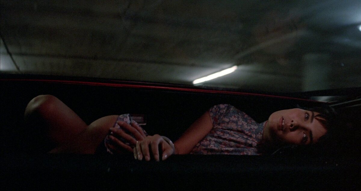 Как справедливо сказано в фильме «Большой переполох в Маленьком Китае», настолько зелёных глаз у азиаток не бывает. Так что, актрисе Сюзи Пай все съёмки пришлось проходить в линзах