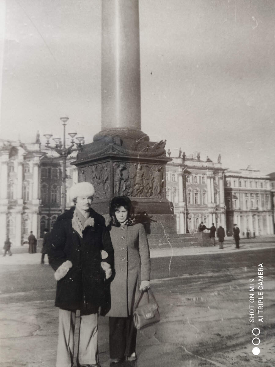 Полушубки в то время были в большой моде