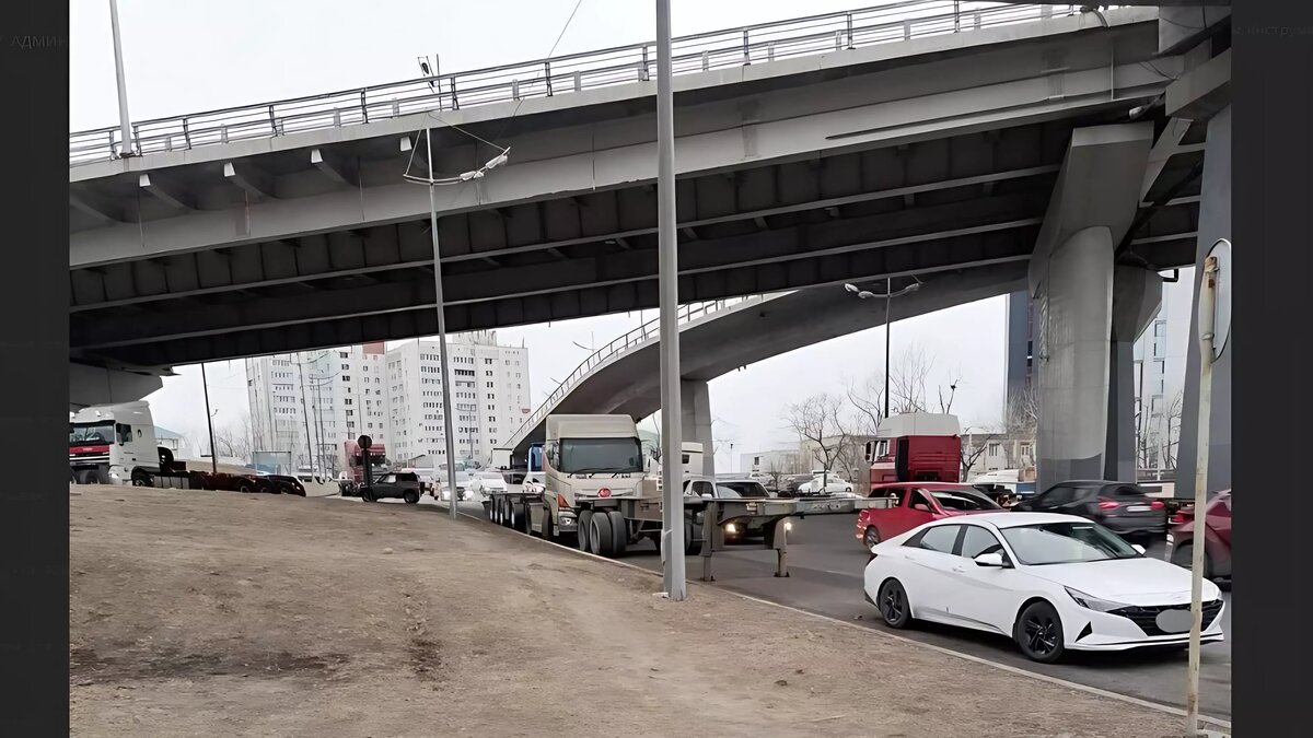 Многотонные грузовики терроризируют жителей Чуркина во Владивостоке — фото  | Восток-Медиа | Дзен