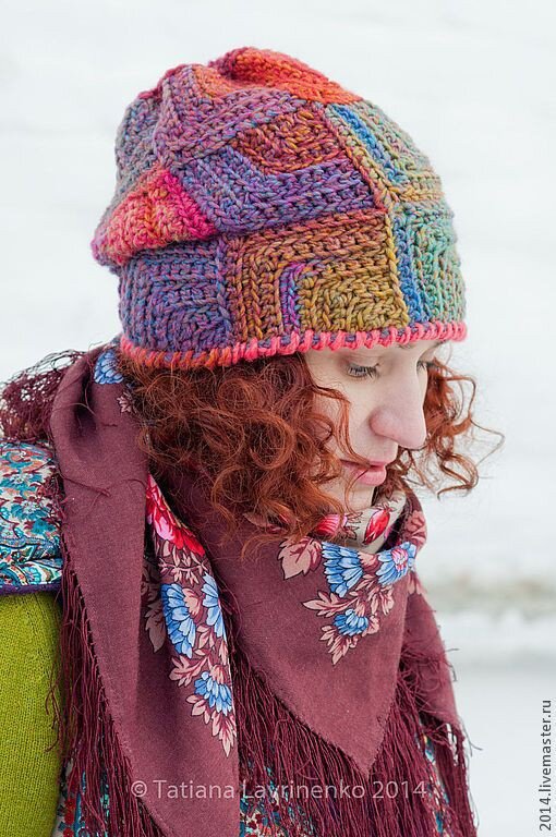 вязаные шапки для женщин. шапка весенняя женская спицами. шапка вязаная. шапка женская спицами. вязаные шапки женские на весну.