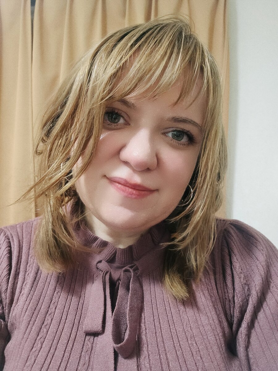 Впервые за долгое время отрезала волосы и вдруг захотелось заплести две косички. Японцы заценили 😁 (фото автора)