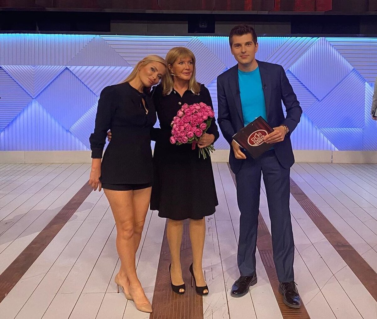 Дане Борисовой не привыкать ходить из передачи в передачу. Это её работа. Фото Яндекс.Картинки. 