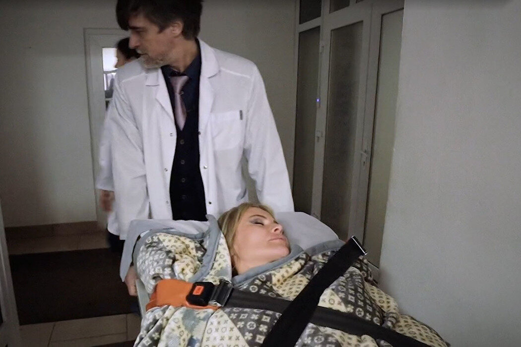 Хорошо, что успела макияж наложить и глаза накрасить. Фото Яндекс.Картинки.