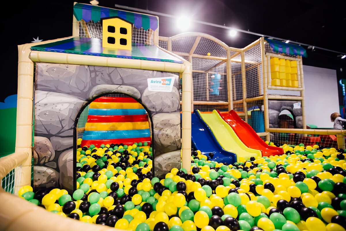 Куда сходить с детьми развлечься. Куда сходить с детьми развлечься. Космик парк развлечений сергиев посад. Интересные развлечения для детей. Развлечения для подростков.