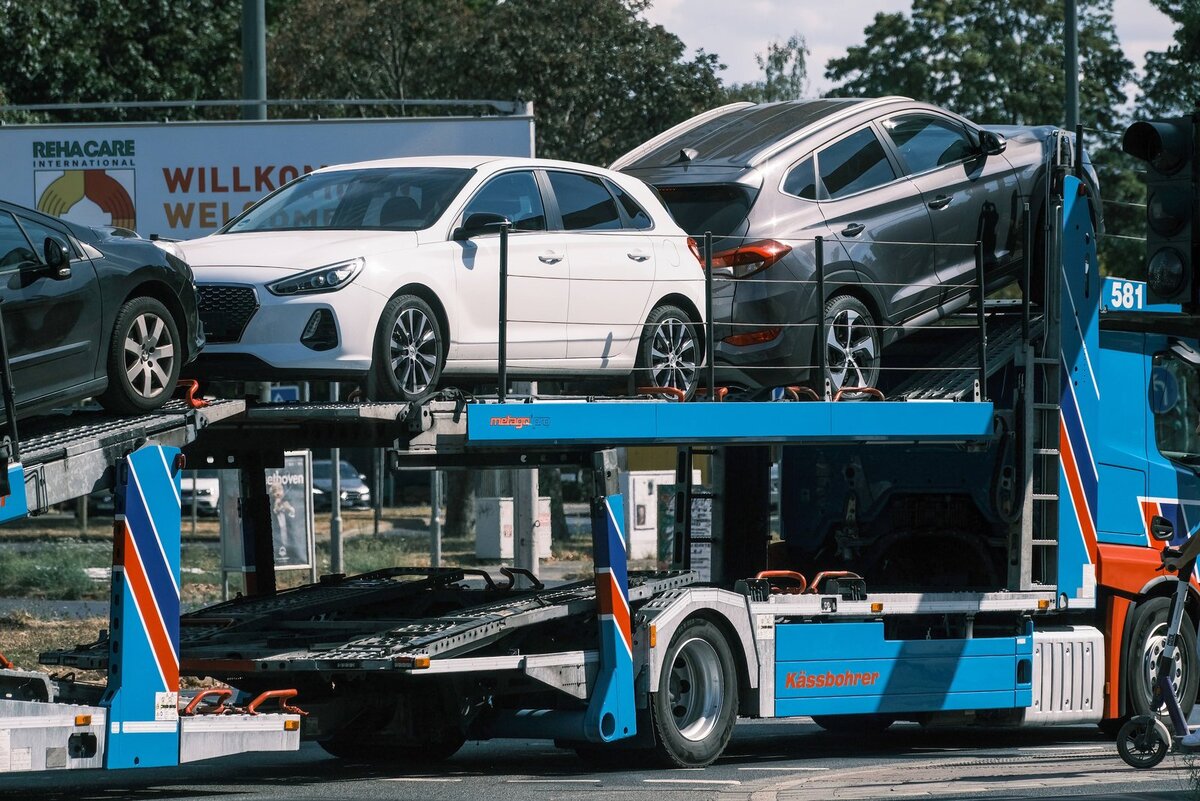 Что изменится 1 апреля с ввозом авто. Автовоз. Параллельный импорт автомобилей. Ввоз автомобилей параллельным импортом. Автовоз на 12 машин.