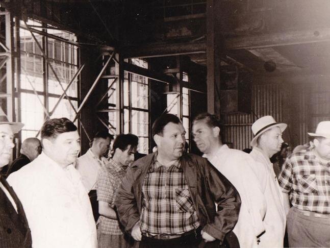 Михаил Крахмалёв на Белгородском цемзаводе, 1960 год / Фото: архив ГАНИБО