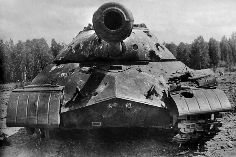 Последний тяжёлый танк Сталина ИС-8. Почему он был ИС-5, но стал Т-10