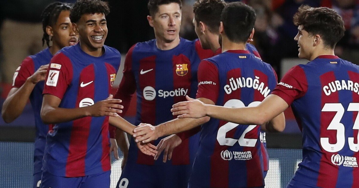 Реальная испания. Севилья. Реальная испания. La plaza real. Испания мадрид улочки.