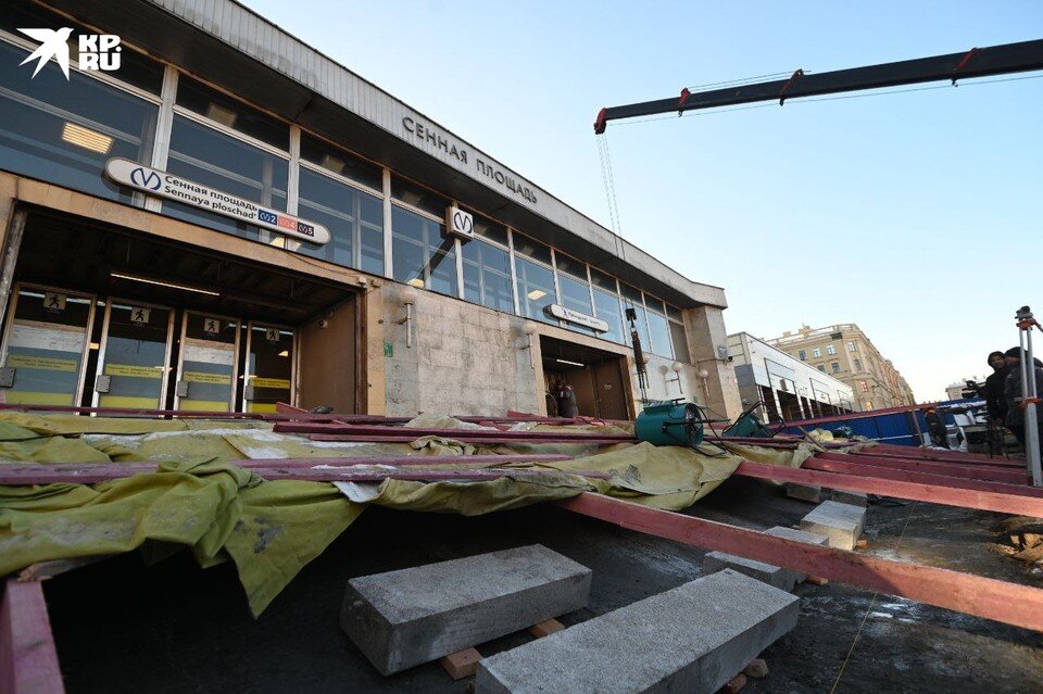 сенная метро внутри. вестибюль станции метро сенная площадь. вестибюль станции сенная площадь спб. станция метро сенная площадь санкт-петербург. метро сенная садовая спасская.