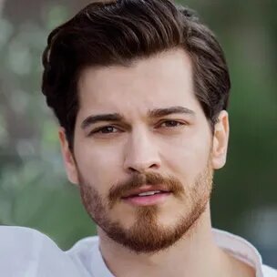 Несравненный Чагатай Улусой - лучший турецкий актёр. Оды готова петь вечно. Фото взяла из поиска Яндекса.