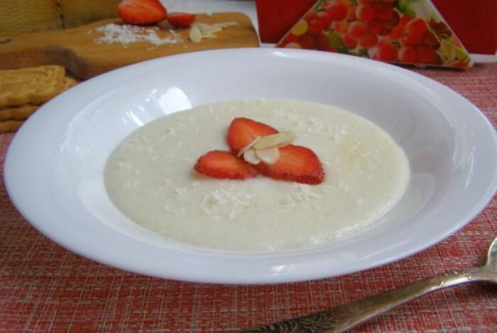 Как едят овсянку. Овсяная каша с шоколадом. Каша помогает. Каша помогает. Ячневая каша полезна.