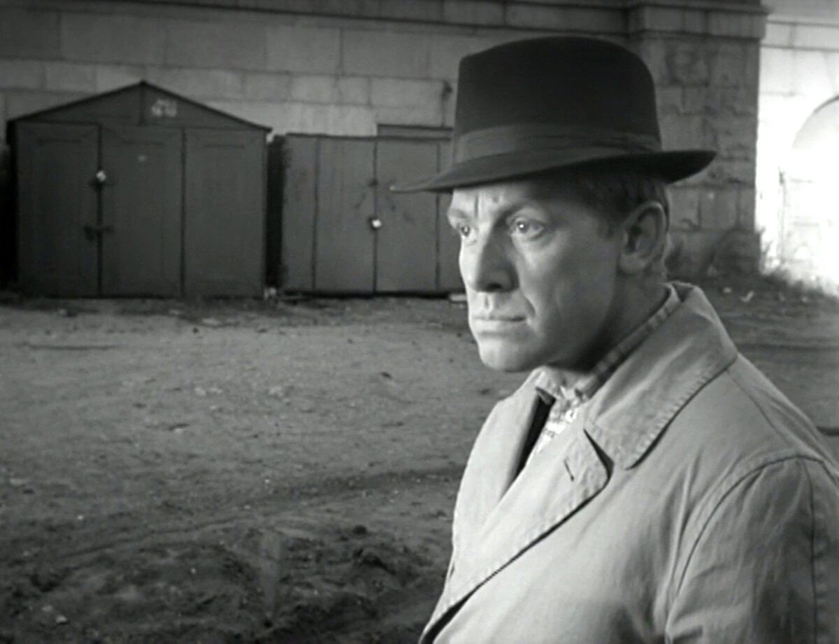 Кадр из кинофильма "Берегись автомобиля", 1966 г., режиссер Эльдар Рязанов, сценаристы Эмиль Брагинский, Эльдар Рязанов, композитор Андрей Петров (скриншот)