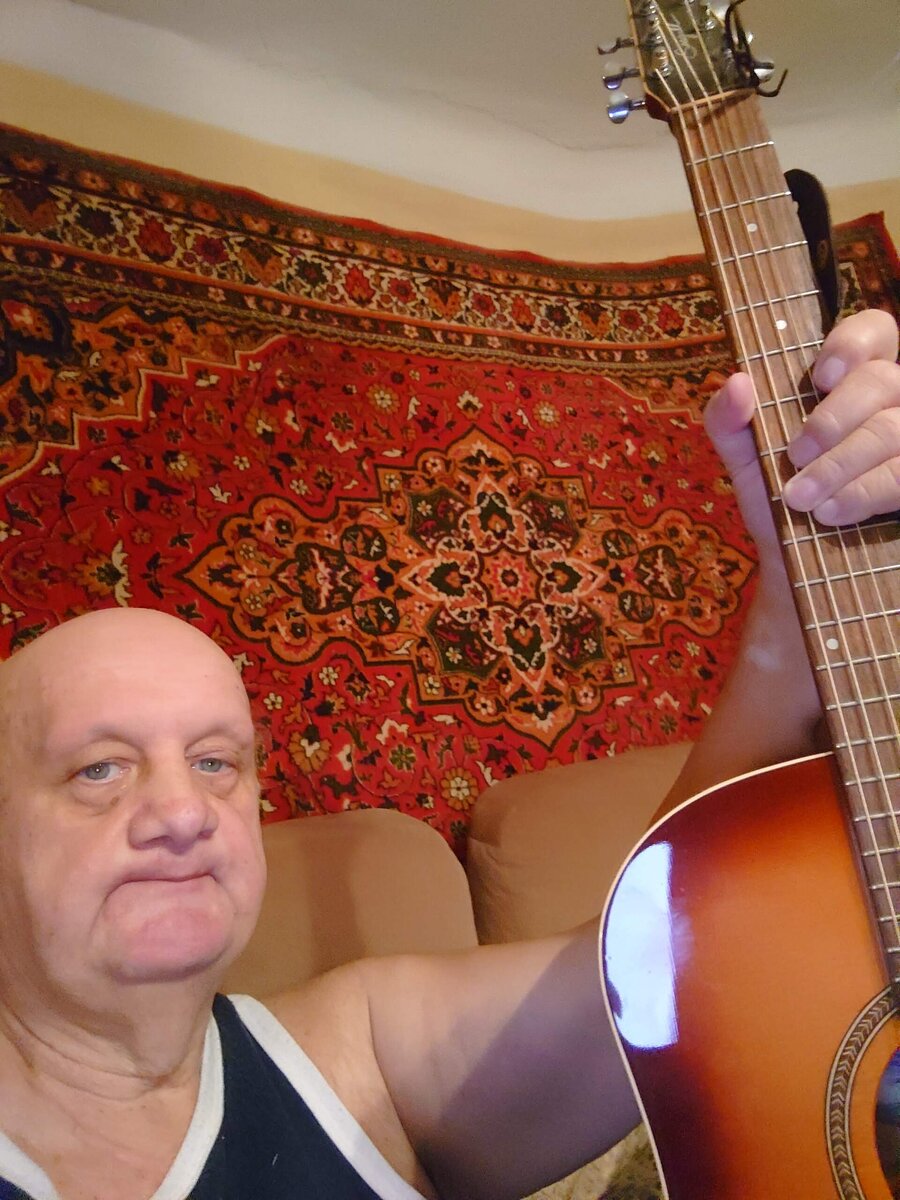 Всегда готов прославлять Любовь и Героизм!  "