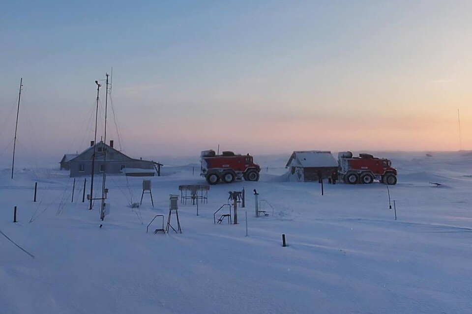 Авто в пензе. Экспедиция 25. Экспедиция 25. Машины в горах российские. Машина на фоне эльбруса.