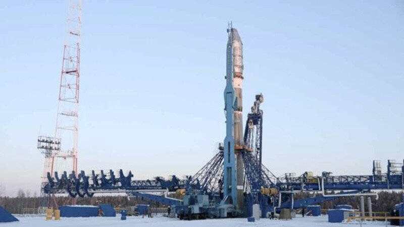На фото: перед запуском, российская ракета «Союз-2.1в» выведет на околоземную орбиту новый военный спутник «Космос-2575» 9 февраля 2024 года с военного космодрома Плесецк в Архангельской области. Источник: https://tehnoomsk.ru/archives/11558