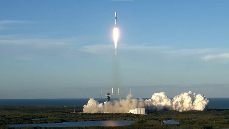 На фото: 14 февраля 2024 года запуск одного из 6 спутников. SpaceX Falcon 9 запускает миссию USSF-124 для Космических сил США. Источник: https://www.space.com/russia-space-nuclear-weapon-us-congress
