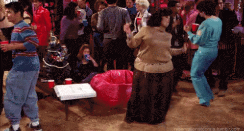 Иллюстрация с сайта: https://tenor.com/ru/view/monica-fat-dance-friends-gif-5039359