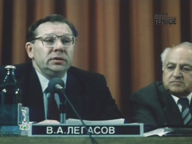 Именно Легасов принимал непосредственное участие в организации процесса ликвидации последствий аварии на атомной станции в Чернобыле.-2