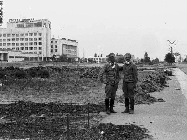Именно Легасов принимал непосредственное участие в организации процесса ликвидации последствий аварии на атомной станции в Чернобыле.-7