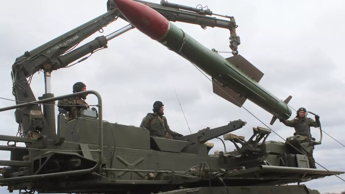     Депутат Государственной думы Дмитрий Гусев предложил создать над Краснодарским краем «купол безопасности», свою мысль он озвучил из-за участившихся террористических атак ВСУ на мирное население Белгорода, а так же атак на Кубанские НПЗ.
