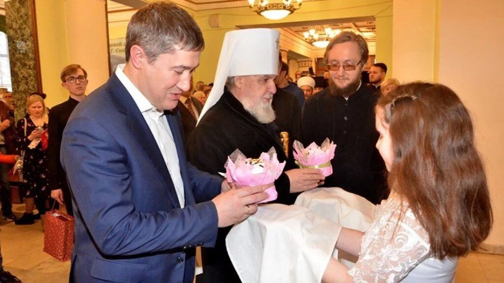 Дмитрий Махонин и митрополит Мефодий. Источник: t.me/mahonin59 Автор фото: Пресс-служба губернатора Пермского края