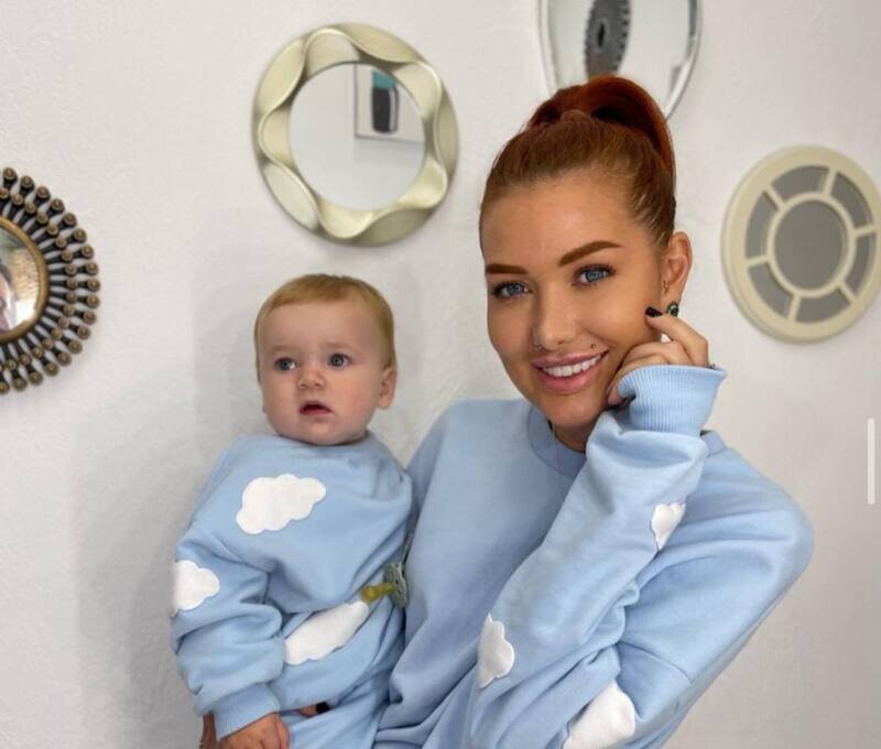 Николь Кузнецова с дочерью Агатой