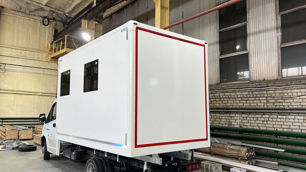 Уголки для фургона белые пластиковые