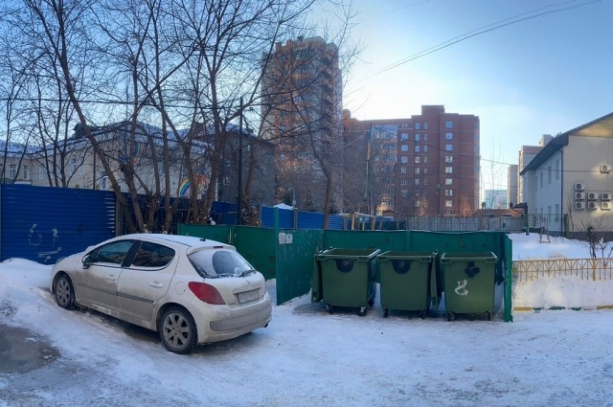    В Новосибирске завернутого в пакет младенца выкинули в мусорку