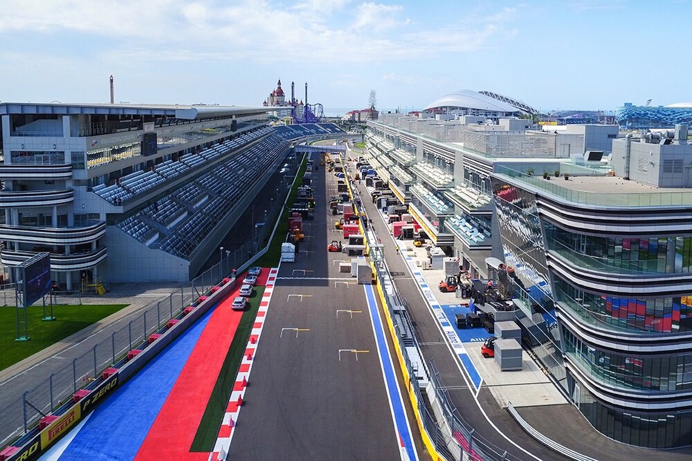 Sochi autodrom 2023 это. Идеальный забег. Сочи автодром забег. Сочи автодром марафон. Сочи автодром забег.