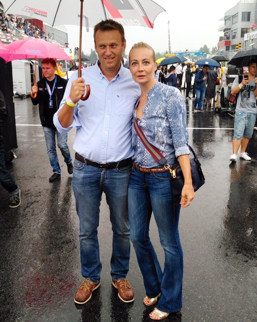 Где сейчас жена и дети навального