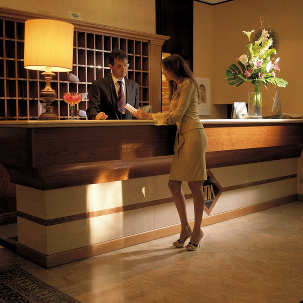 Здесь все для туристов со всего света: Итальянский отель. Фото: cafe-med