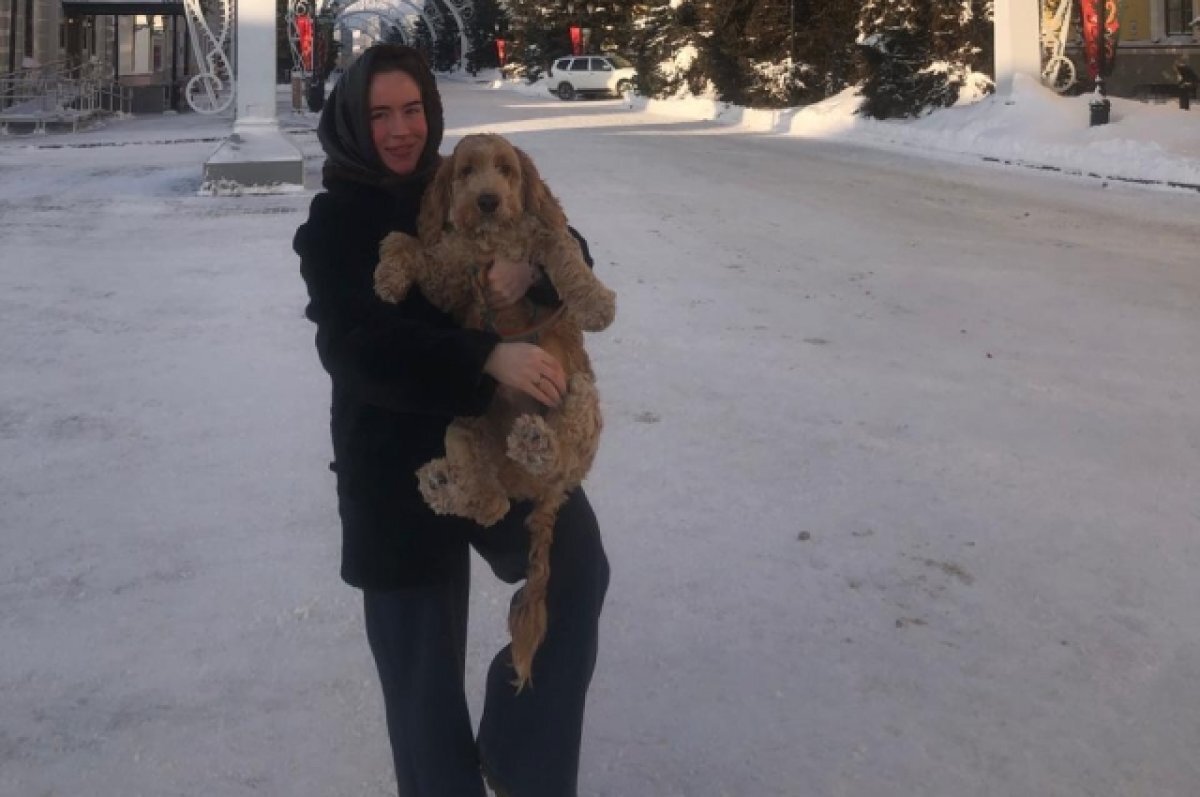    Злата и Джек трагически погибли под колёсными парами электрички 8 февраля 2024 года в Москве.