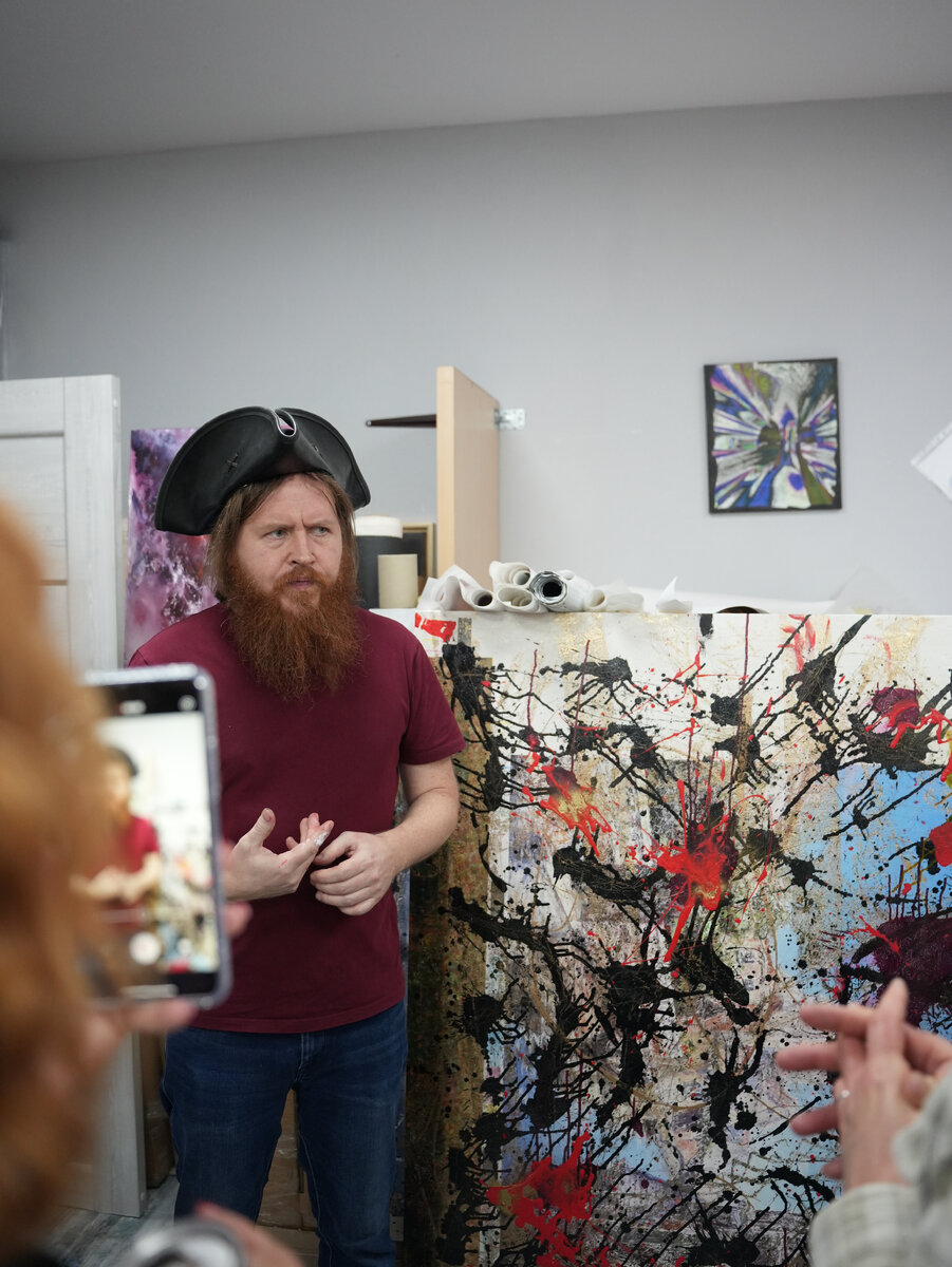 Основатель Клуба аномальных абстракционистов Олег Лукьянов.