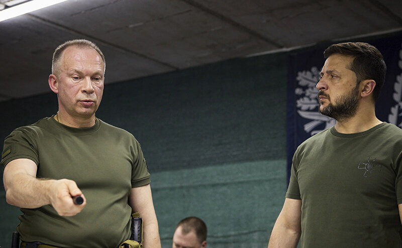    September 5, 2023, Bakhmut, Donetsk Oblast, Ukraine: Ukrainian President Volodymyr Zelenskyy, right, listens to the commander of ground forces, Gen. Oleksandr Syrskyi, left, during a briefing on the counteroffensive during a visit to frontline positions, September 5, 2023 in Bakhmut, Ukraine. (Credit Image: Global Look Press/Keystone Press Agency) kievb