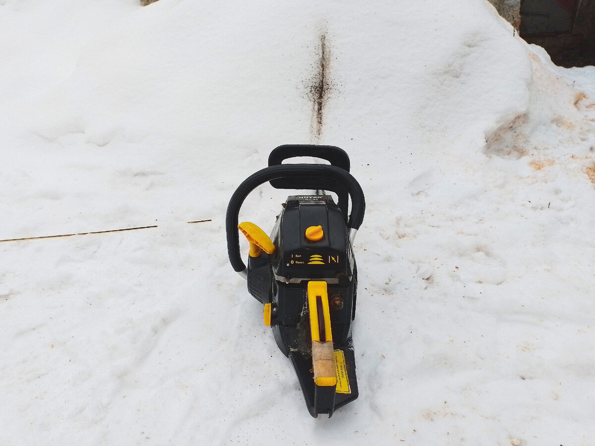  Проверка масляного насоса бензопилы