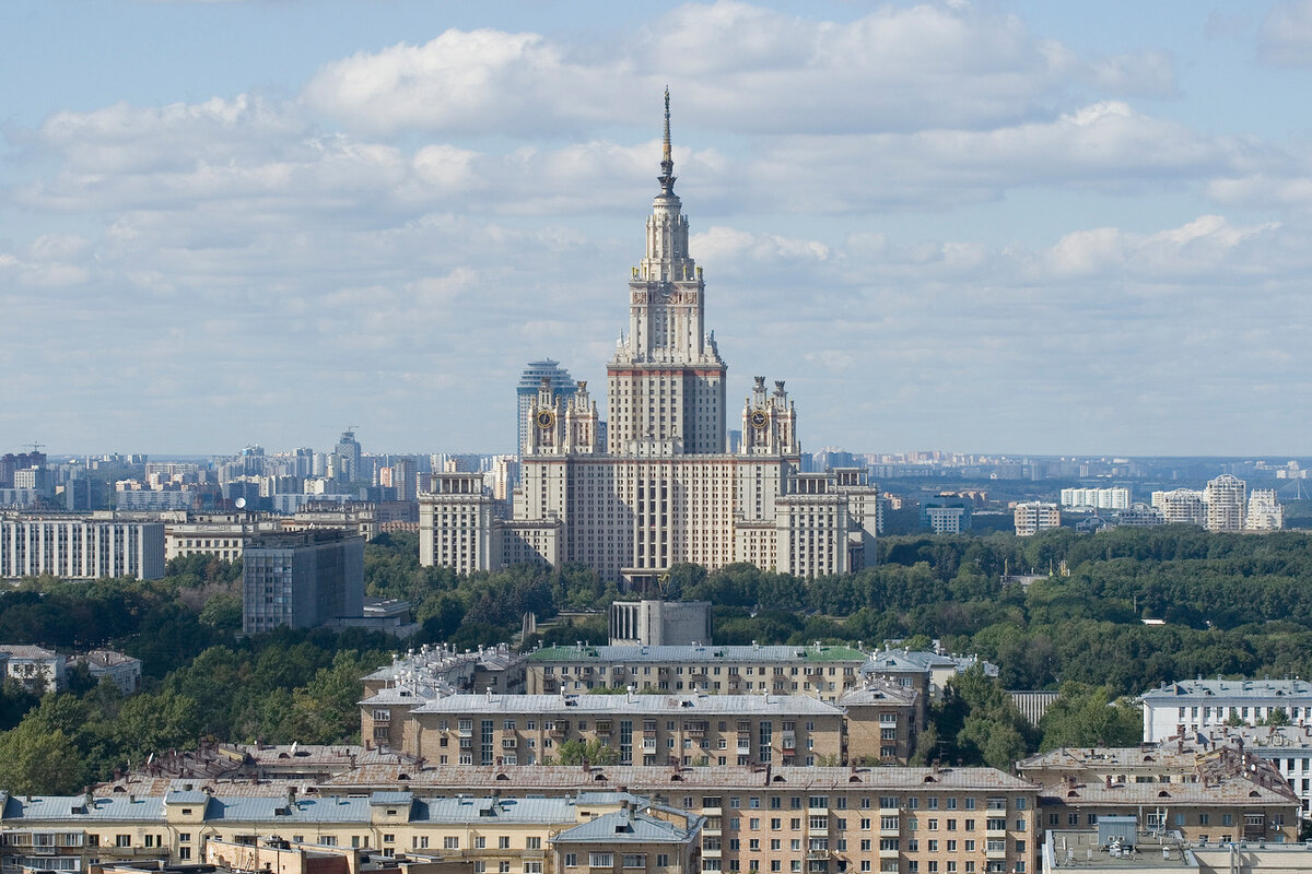 МГУ – бесспорный лидер у родителей абитуриентов. Фото: Lori.ru