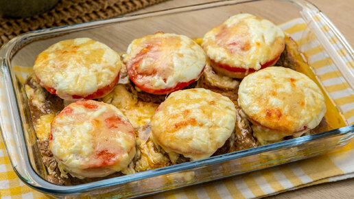 картофельно мясная запеканка. фарш в духовке рецепт. фарш в духовке рецепт. стожки из фарша в духовке с помидорами. необычные блюда из фарша.