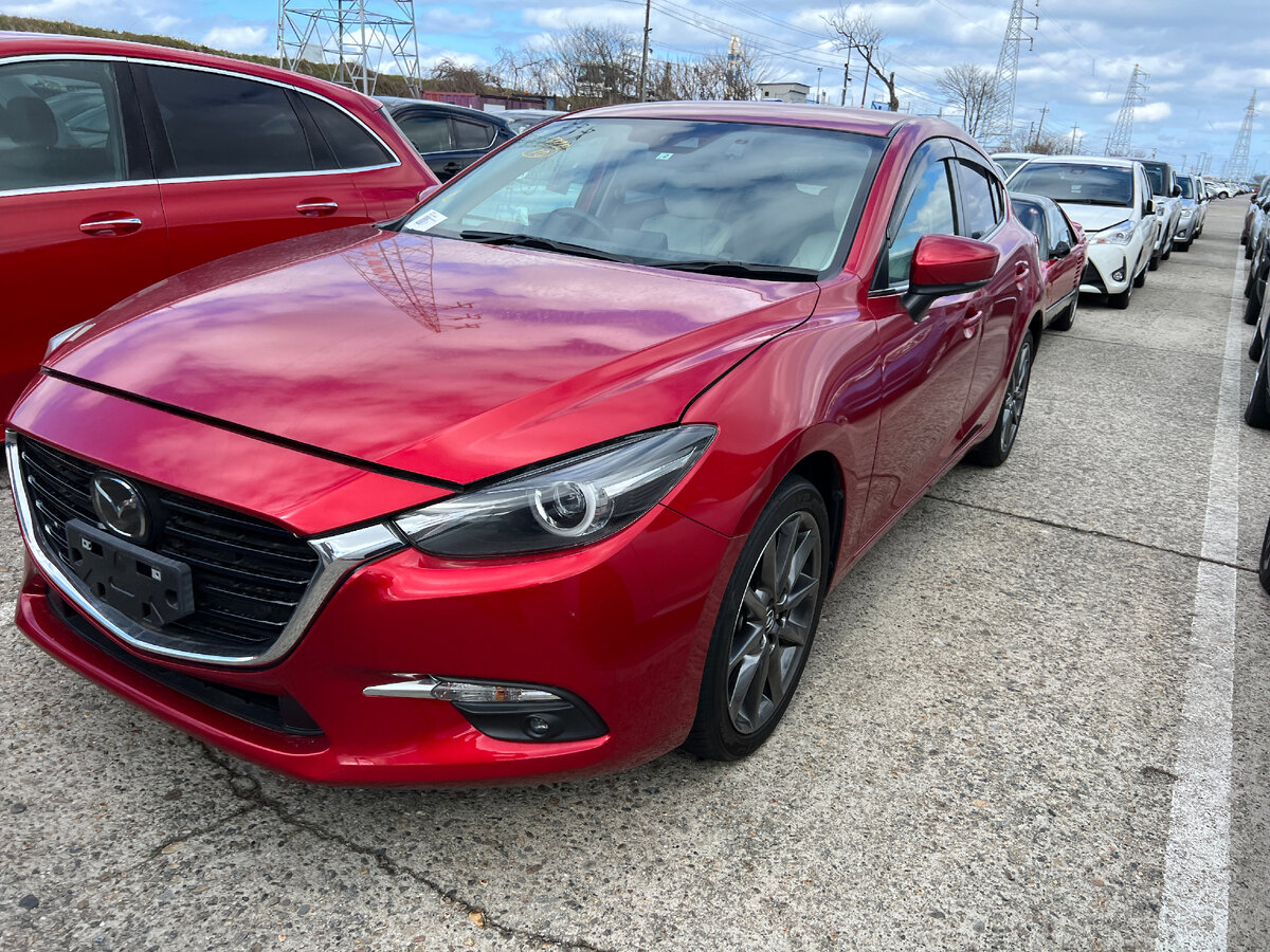 Купили Mazda Axela: 4,5 балла, 23 000 км пробег и суперкомплектация L  Package! | Авто из Японии | Дзен