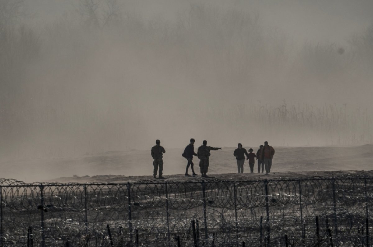    Техас строит военный лагерь для защиты от мигрантов