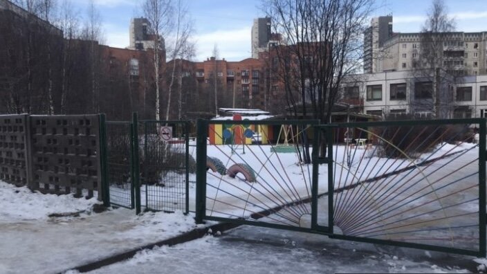 Родители отводят детей в садик, думая, что ребятишки будут под присмотром добрых воспитателей и нянь