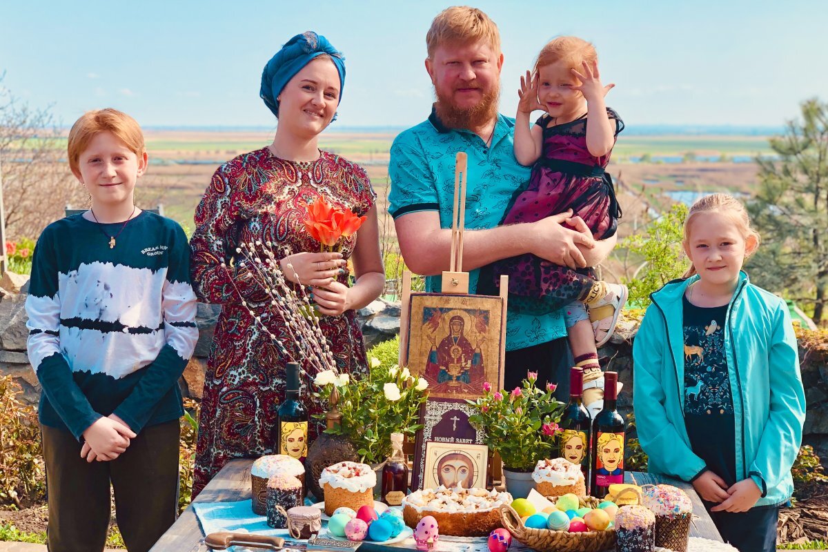    Максим Ильинов: «Мы все рядом и помогаем друг другу».