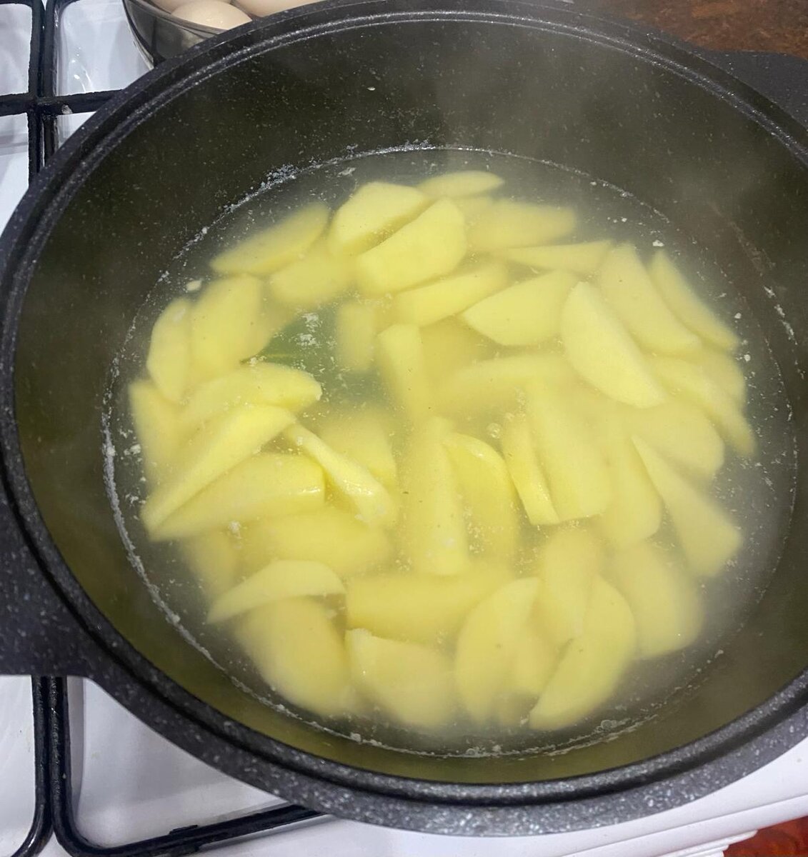 Картофель закипел.